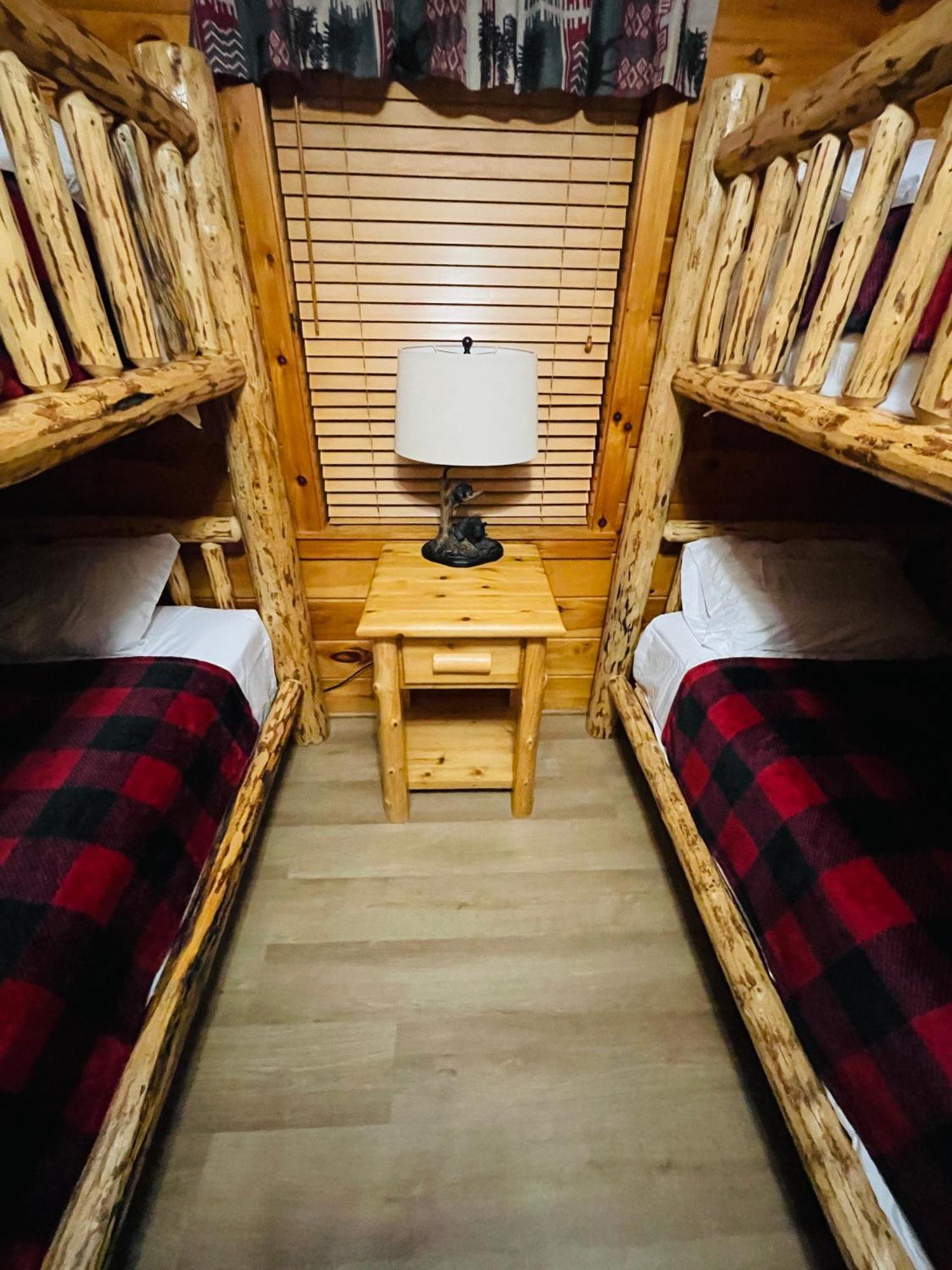 Smoky Mountain Enchanting Haven 3Br2Ba Cabin Sevierville Exterior photo